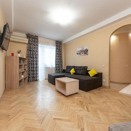 1 Bedroom Apart Near Metro Pecherska Kiev Eksteriør billede