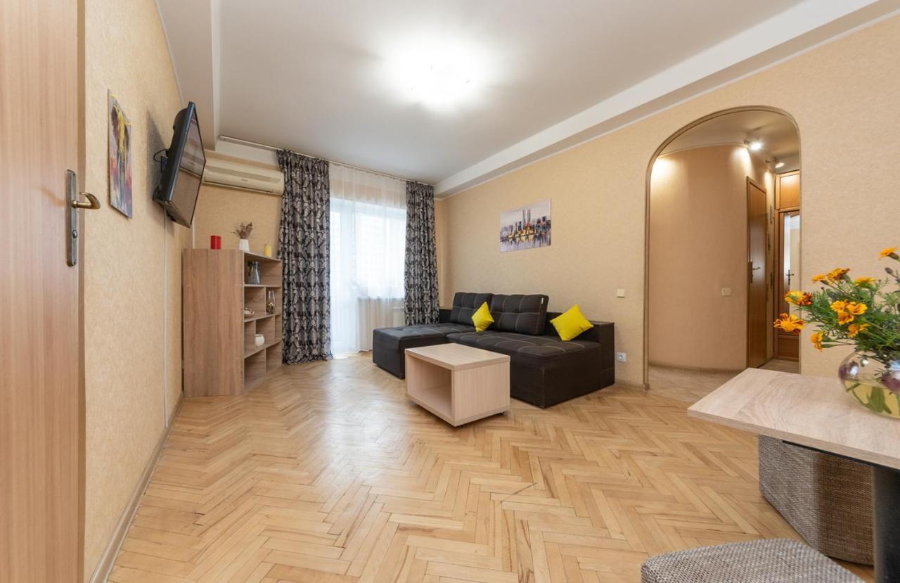 1 Bedroom Apart Near Metro Pecherska Kiev Eksteriør billede