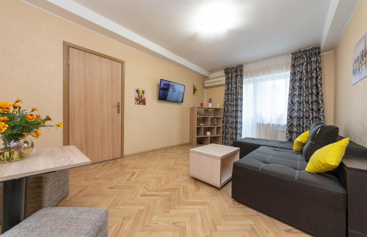 1 Bedroom Apart Near Metro Pecherska Kiev Eksteriør billede