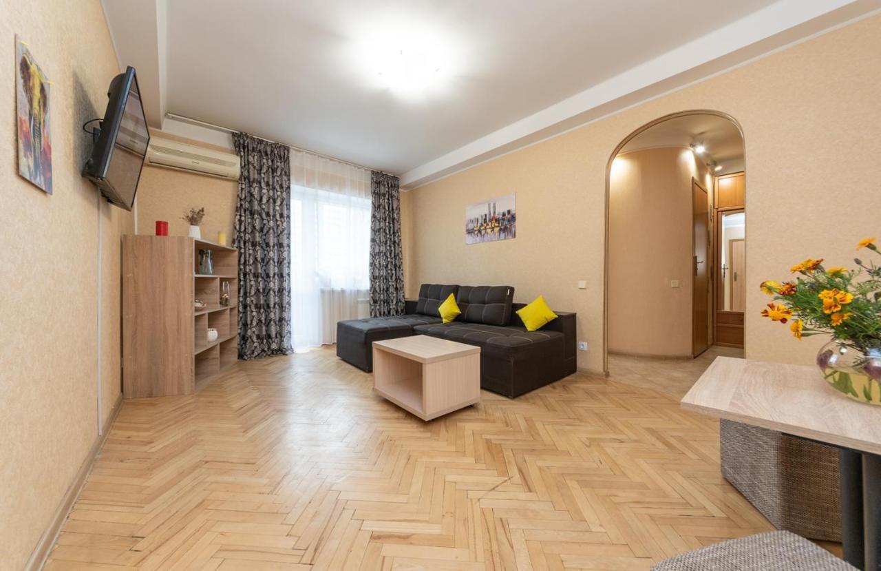 1 Bedroom Apart Near Metro Pecherska Kiev Eksteriør billede