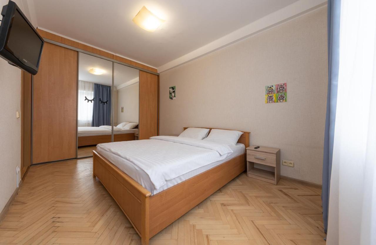1 Bedroom Apart Near Metro Pecherska Kiev Eksteriør billede